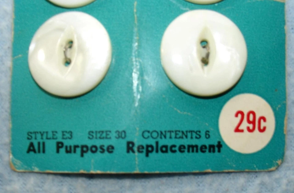 24 Vintage CREAMY WHITE Mother of Pearl BUTTONS on Original EVERYDAY CARDS NOS - Image 4 of 4