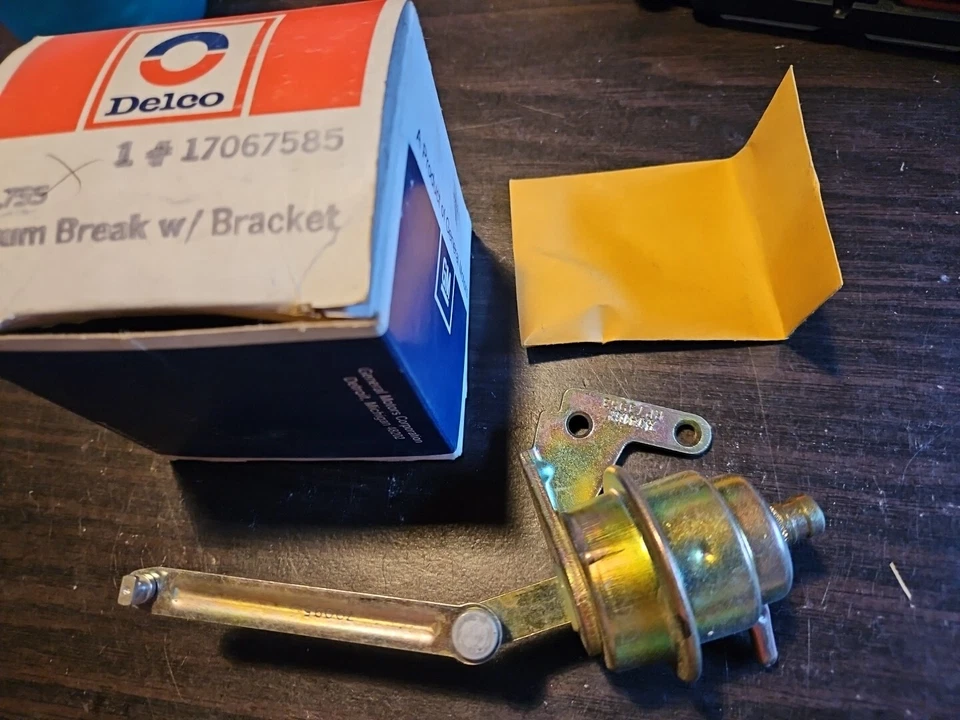 NOS DELCO 17067585 VACUUM BRAKE KIT - Image 2 of 4