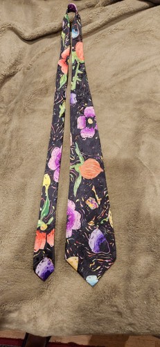 Dino Ferrari Vintage Designer Men’s Tie 100% - Silk Hand Made In Italy - Picture 2 of 5