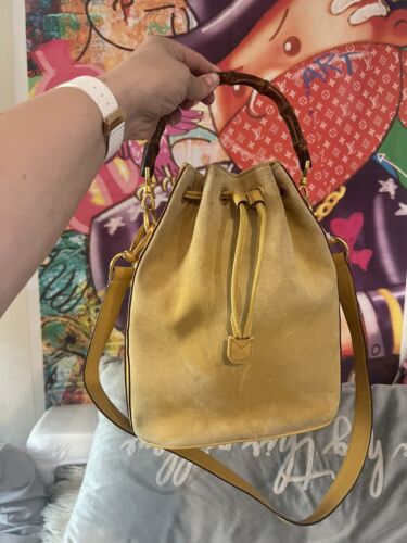 Authentic Gucci Vintage Bamboo Yellow Shoulder Bucket Bag - Picture 10 of 24