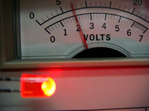 Box 2000 Bright RED LED's (on tape) -- AVAGO HLMP-HD60-TUTZZ -- NEW and UNUSED - Picture 9 of 12
