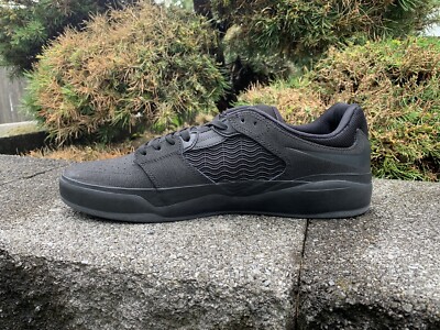 Nike SB Ishod Wair PRM Premium Triple Black Mens Sz 13 Skate