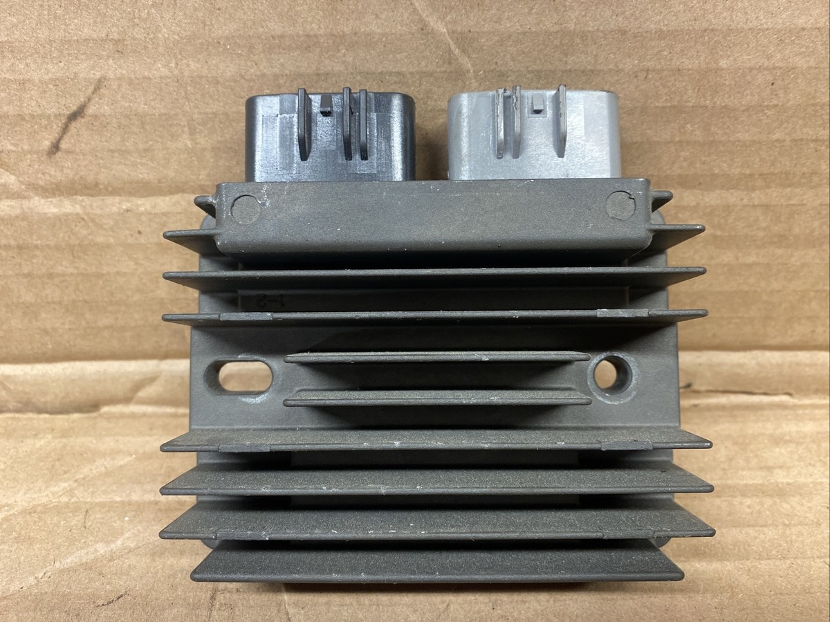 2018 Kawasaki Ninja ZX10RR 2C, voltage regulator rectifier OEM #45 2018 Kawasaki Ninja ZX10RR 2C, voltage regulator rectifier OEM #45