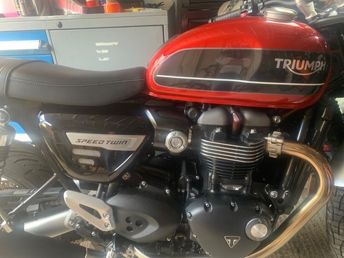 Triumph Speed Twin 1200 black Aluminium Air Intake Covers 2019 Model - Picture 9 of 9