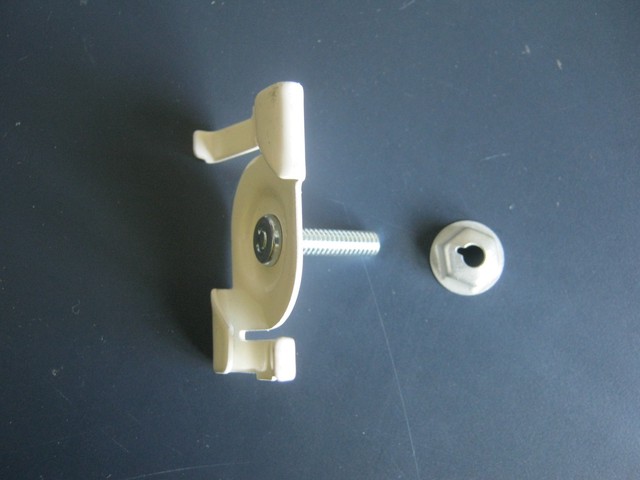 Box of 100 CADDY 4G8WH Track Lighting Clip White #8-32 x 5//8/" w// Stud /& Palnut