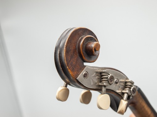 Circa 1860 - Stainer Marked 4/4 Tiger Stripe High Arch Violin - Picture 17 of 23