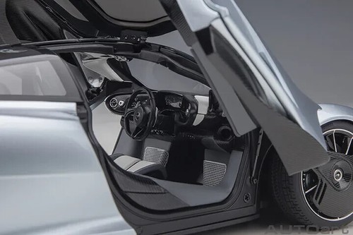 1/18 McLaren Speedtail Azul Congelado con Maletas Modelo Coche por AUTOart 76086 - Imagen 8 de 16