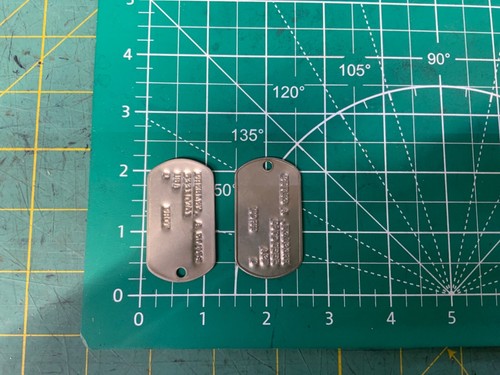 McCormick Distillery Elvis Display Dog Tag Paar - Bild 1 von 2