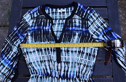 Parker - Vestido "Mallory" 100% Seda Charmeuse Patrón Tie Dye, Talla Pequeña - Usado en Excelente Condición - Imagen 8 de 10