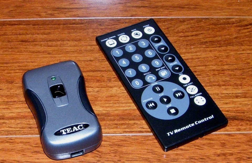 TEAC USB 2.0 TV Tuner / Personal Video Recorder w/ Remote For Windows **READ** - Image 2 of 4