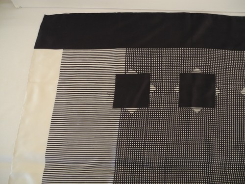 CAROLE MACKENZIE GALE DARK NAVY & WHITE ALL SILK SQUARE SCARF APP. 86x86cm - Picture 4 of 6