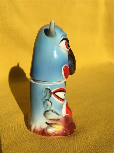Vintage Unique Stacking Totem Pole Salt and Pepper Shakers Cork (Blue Red White) - Picture 4 of 8