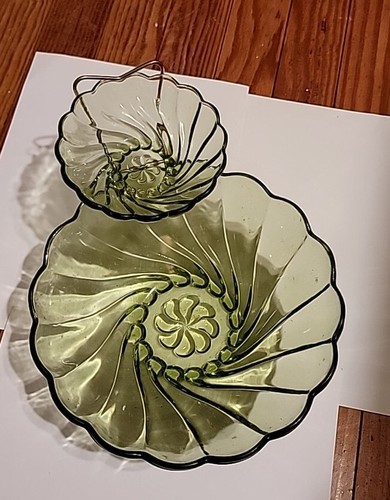 Vintage Hazelware Atlas Swirl Green 3 Piece Glass Chip and Dip Set - Picture 2 of 6