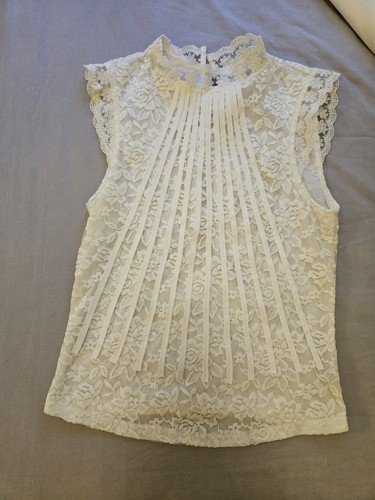 Cream Lace Top By Apricot Size 8 Sleeveless High Neck New With Tags
