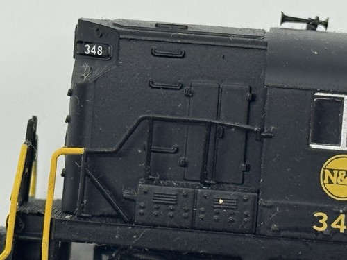 N Scale Atlas Classic Norfolk & Western Alco RS-11 Diesel Locomotive N&W #348 - Picture 3 of 8
