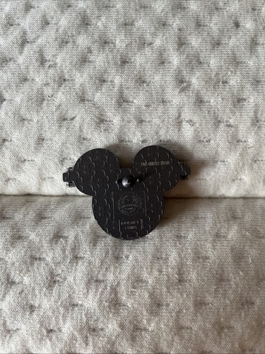 Disney Collection Mickey Mouse Walt Disney “It Was All Started With a Mouse” Pin - Picture 4 of 5