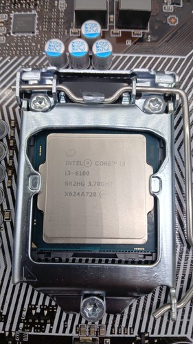 MSi H110M PRO-VH LGA1151v1 MicroATX Płyta główna, I/O, I3-7100, 8GB RAM - Zdjęcie 2 z 12