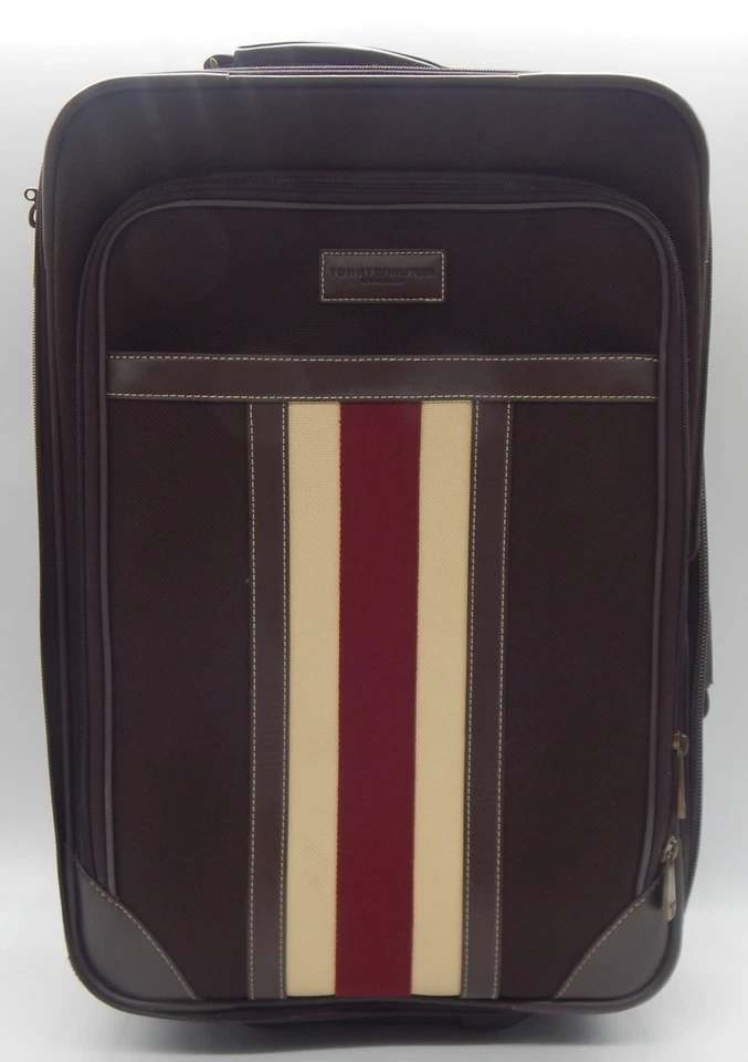 Maleta de mano Tommy Hilfiger 21" Softside Logan de dos ruedas marrón chocolate Foto 2 de 4