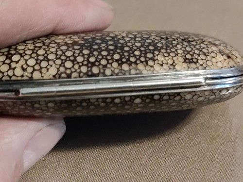 Ancien  Porte-Monnaie /Porte Louis en Galuchat et Argent à Soufflet du XIXe . - Bild 13 von 14