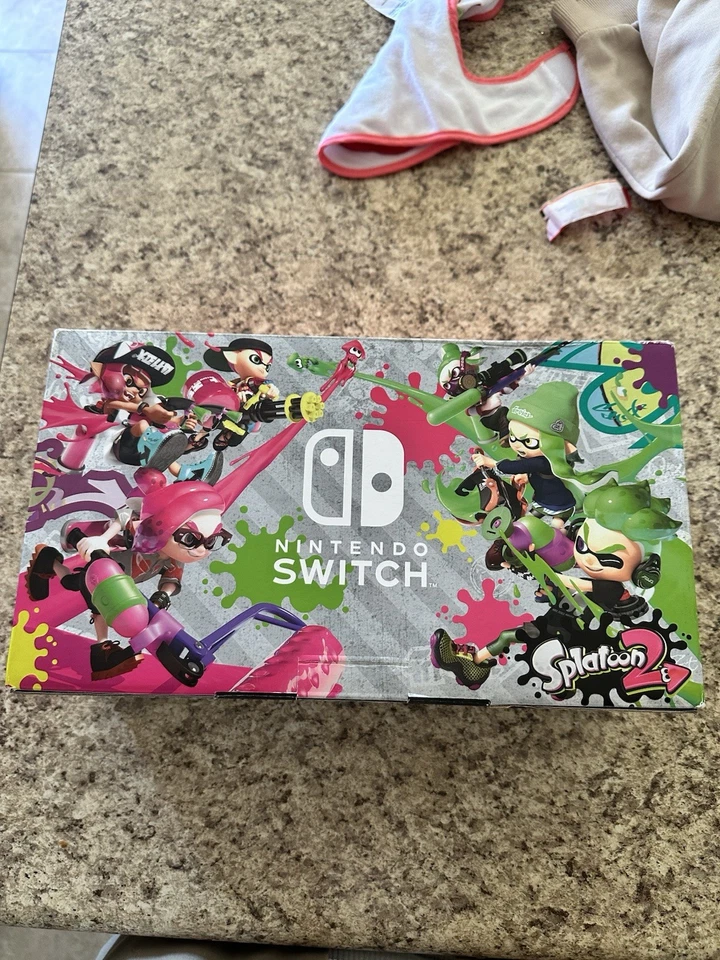 Nintendo Switch Console | Splatoon 2 Edition Bundle | NM Condition - Image 2 of 4