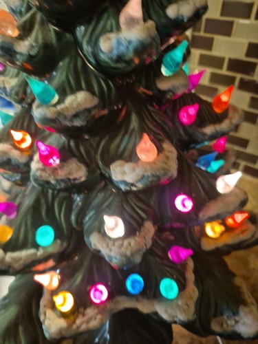 LARGE VINTAGE 19"  Ceramic Lighted  Frosted " Tree W/ Base ATLANTIC MOLD - Picture 4 of 14