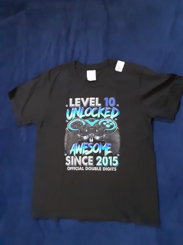 BOYS LEVEL UP 10 BIRTHDAY SHIRT SZ MEDIUM BORN 2015 *NEW - Picture 1 of 2
