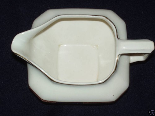 ROYAL STAFFORDSHIRE HAMPTON CREAMER FLORAL BLUE BURSLEM - Picture 5 of 7