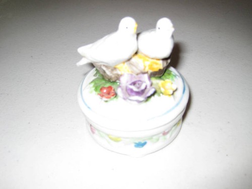 VINTAGE "Royal Crown" H/P Porcelain Dove Trinket Dish,Bright Blue Maker's Mark - Picture 2 of 6