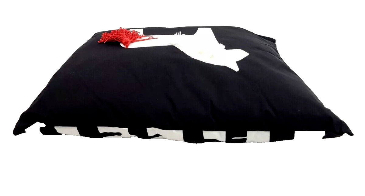 New ! IKEA HASTHAGE Cushion w/cover Black/white Horse 20x20 New ! IKEA HASTHAGE Cushion w/cover Black/white Horse 20x20