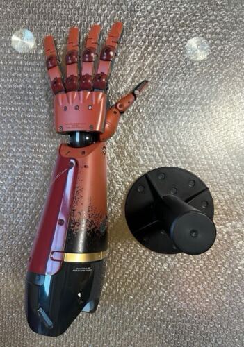 PS4 Metal Gear Solid V The Phantom Pain Premium Pack 1/1 BIONIC ARM usato - Foto 4 di 8
