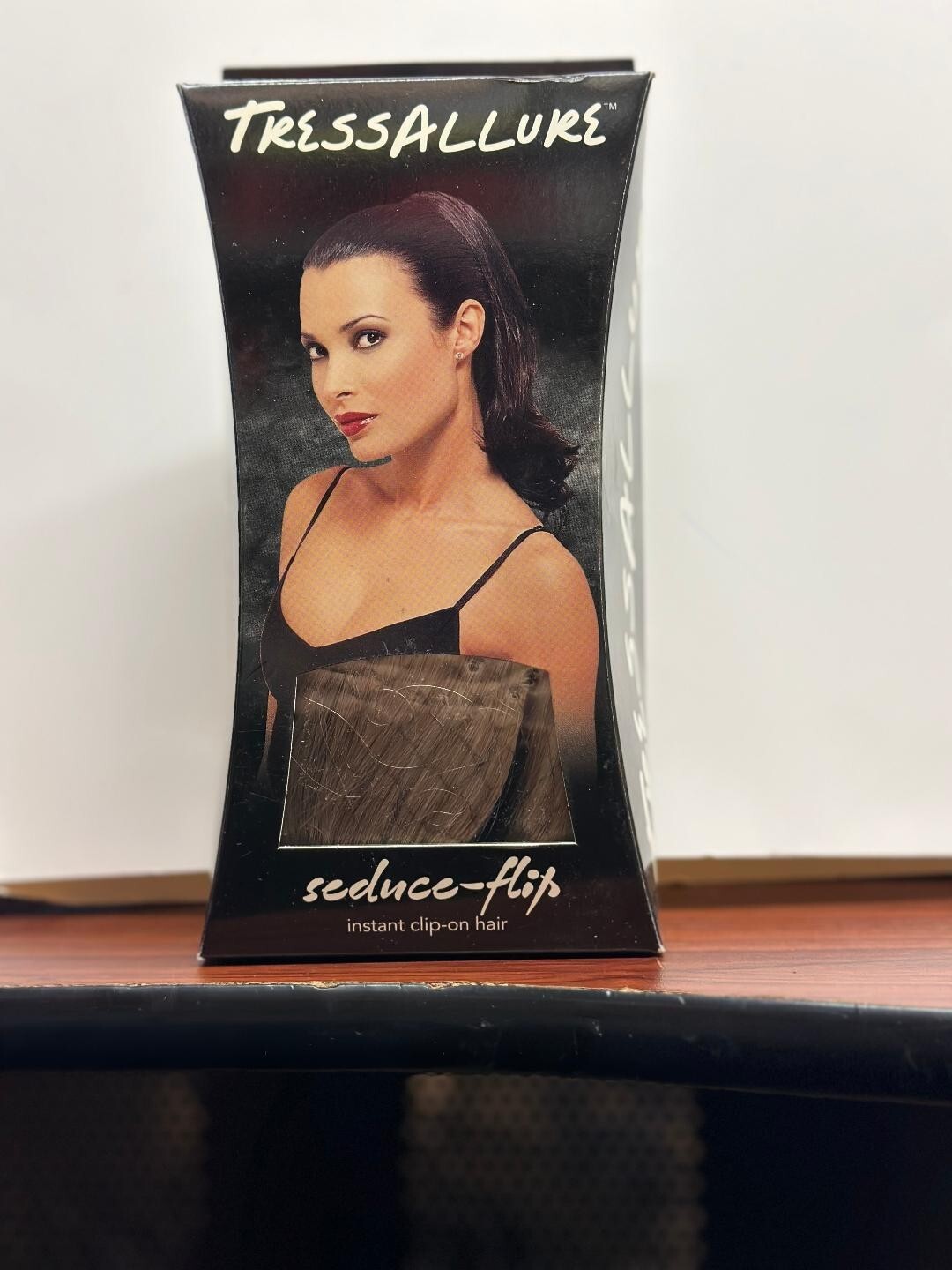 Tressallure Seduce-Мгновенная заколка для волос в темно-русом цвете 5690₽