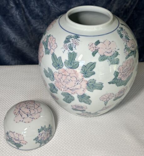 Pink Floral Ginger Jar Asian Chinoiserie Lidded Vase Vtg China 10.5 Inch 26cm - Picture 3 of 13