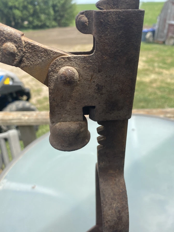 Máquina taponadora de botellas antigua Indestro prensa manual Foto 3 de 4