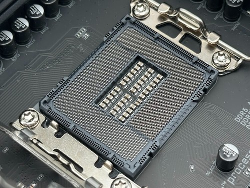 GIGABYTE Z790 AORUS ELITE AX LGA 1700 ATX Intel Motherboard READ/FOR PARTS - Bild 8 von 10
