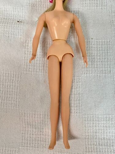 VINTAGE TNT BARBIE & SUZY GOOSE KLEIDERSCHRANK SCHRANK & VINTAGE KLEIDUNG - Bild 13 von 24