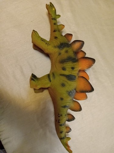 TOYS R US EXCLUSIVE LARGE 19" RUBBER STEGOSAURUS DINOSAUR - Picture 2 of 6