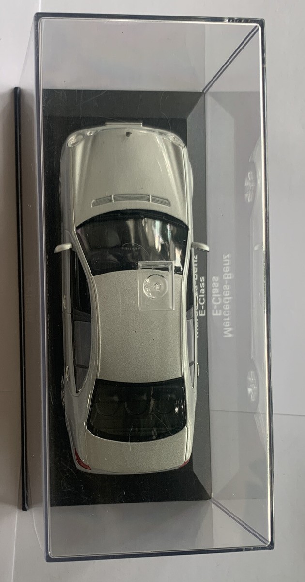 MINICHAMPS シルバー ワゴン 1/43 Minichamps 1:43 VW Golf 4 Variant 2001 silver CK9991347