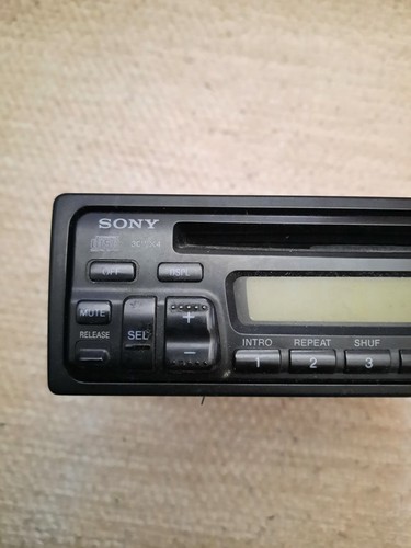 Reproductor de CD Sony CDX-3100 radio coche audio placa frontal desmontable sin probar 1996 - Imagen 6 de 10