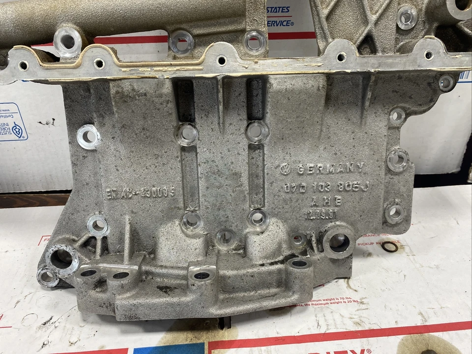 Volkswagen Passat W8 2002 | cárter de aceite superior - OEM 07D 103 805 Foto 3 de 4