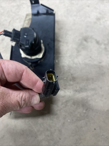Vauxhall Vx220 Fog Light, Bracket And Wiring D/S Complete - Picture 7 of 14
