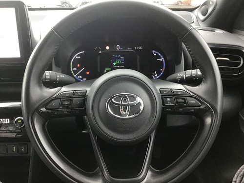 2022 Toyota Yaris Cross 1.5 VVT-h Premiere Edition SUV 5dr Petrol Hybrid E-CVT E - Picture 17 of 20