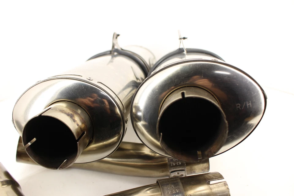 2006 YAMAHA YZF R1 СКОРПИОН ВЫХЛОПНОЙ ТРУБЫ ГЛУШИТЕЛЬ СКОЛЬЖЕНИЯ НА КАНИСТРЕ ГЛУШИТЕЛЬ 5VY-14710- - Изображение 4 из 4