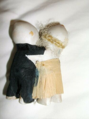 ANTIQUE Kewpie Huggers 2 1/2" bisque figurine JAPAN good condition - Picture 2 of 3