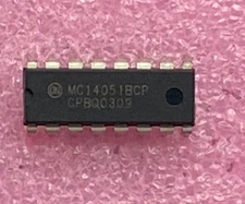 Motorola MC14051BCP analog multiplexer/demux Integrated Circuit
