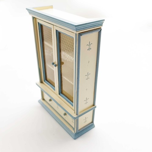 Dollhouse Furniture 1:12 Miniature Glass Perspective Cabinet Exquisite Showcase - Picture 4 of 4