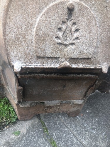 Antique fireplace With White Mantle Piece - Picture 10 of 12