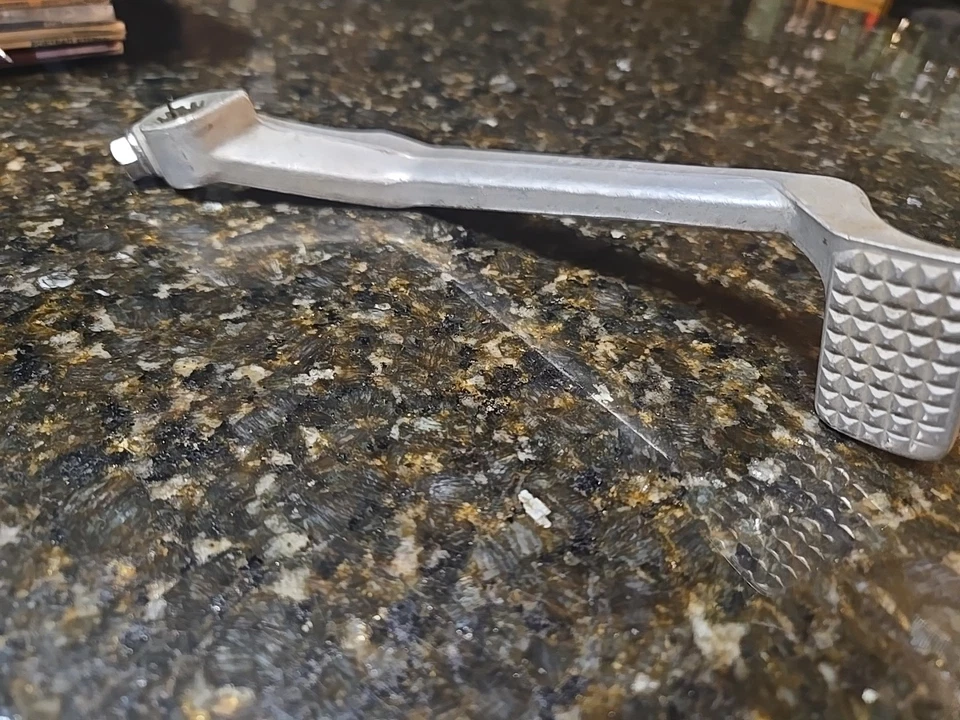 Suzuki GS550 1985 ESG motocicleta OEM palanca de freno. parece diseño de 12 dientes Foto 3 de 4