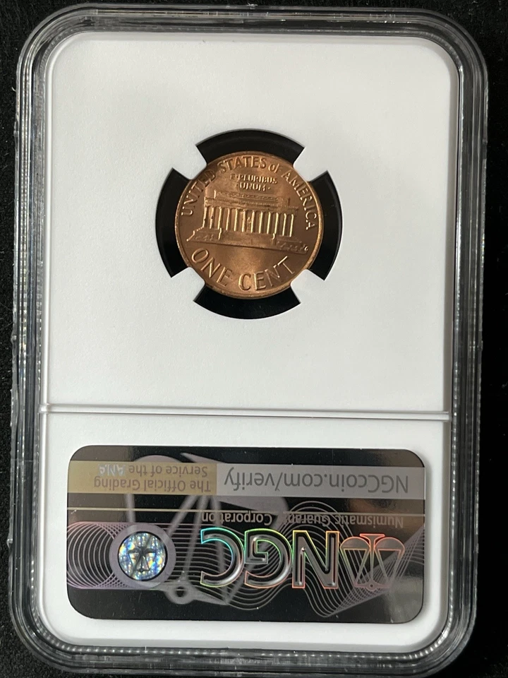 1976 1C RD Lincoln Memorial One Cent  NGC MS68RD  6697294-004 - Image 2 of 2