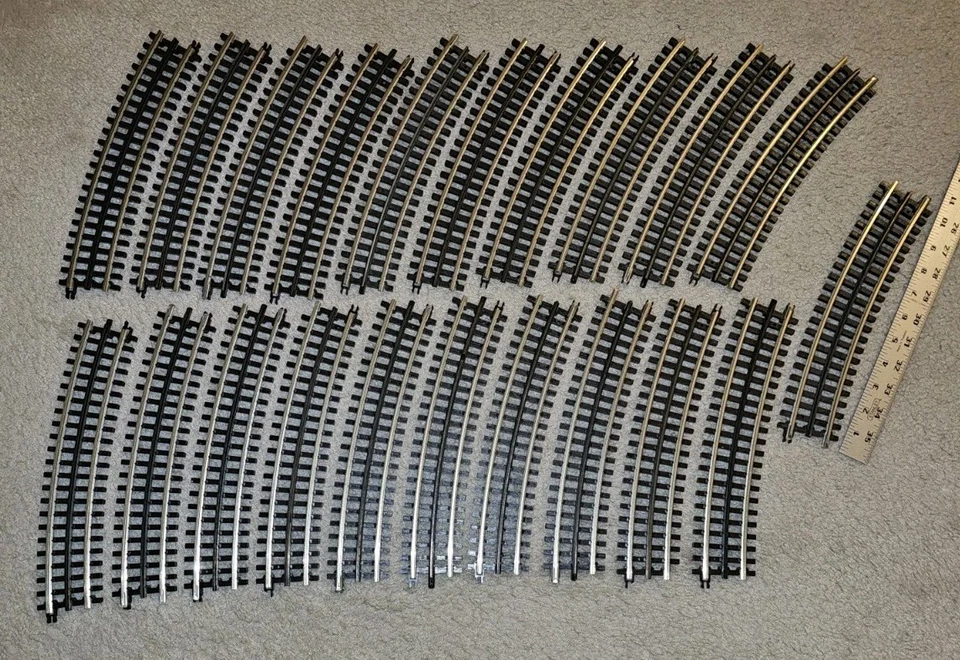 Atlas O #6060 - O-54 Full Curve 3-Rail Track - 21 Pieces / Full Circle = 16 - Image 2 of 4