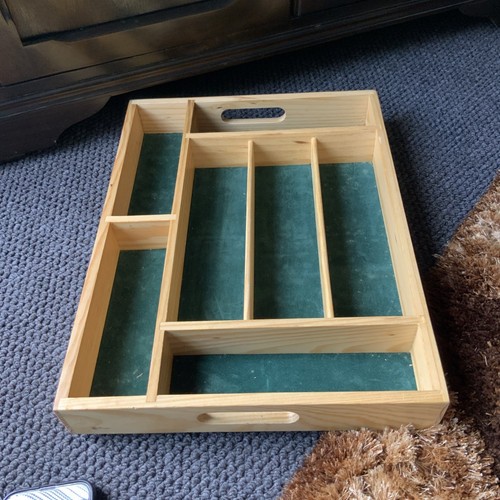 PINE WALL HANGING / FREESTANDING DISPLAY UNIT WITH A GREEN VELVET BACKING - Imagen 8 de 13